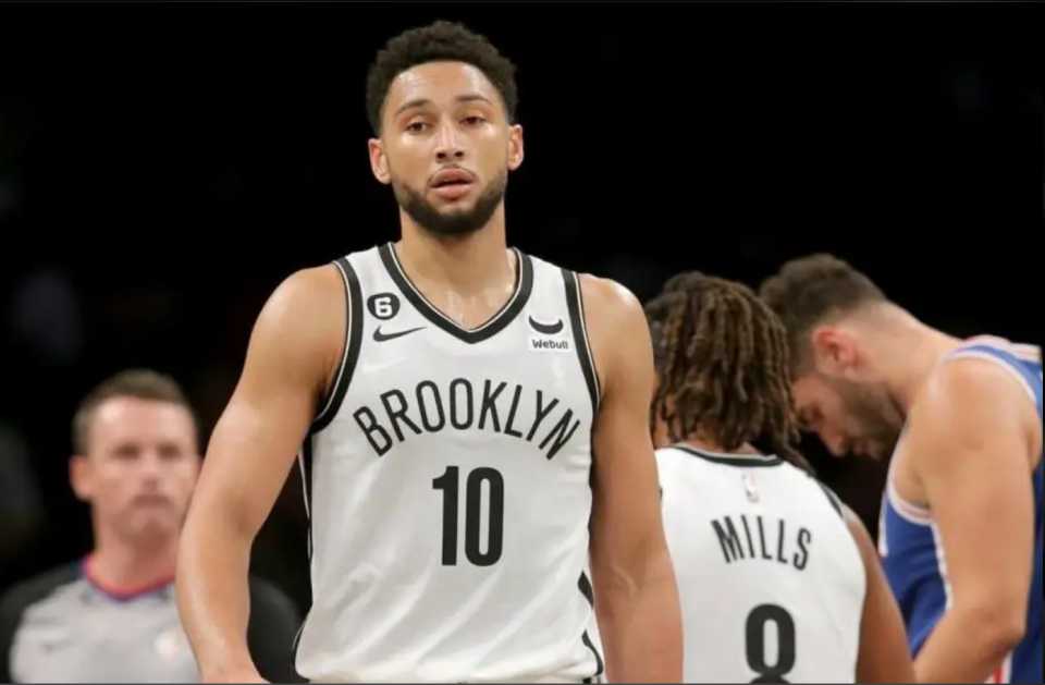 src, 西蒙斯的情, 规赛开始